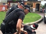 「銃を持った男がいる」通報を受けた警官が目にしたものとは！？
