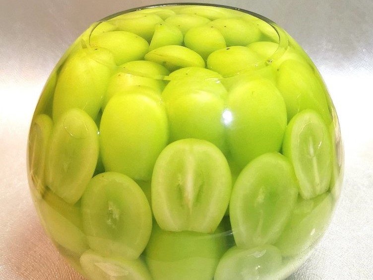 果実の量は1.5キロ超　シャインマスカット農家が作った超豪快なスイーツが、もはや神々しいレベル