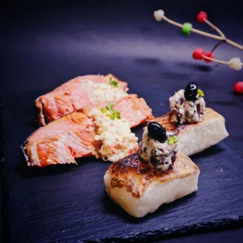 おせちの余りをおいしい洋風ソースに！なんにでも合うなます伊達巻タルタルソースと黒豆チーズディップのレシピ【ネトメシ】