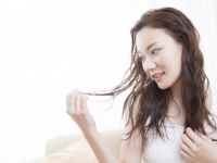 ないと爆発!?　旅行先に持参したいヘアケア家電、1位は？