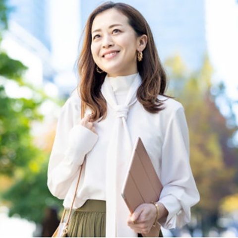 年齢とともに出会いは減少傾向、独身女性の5割以上が若いころに出会いを増やした方がいいと回答