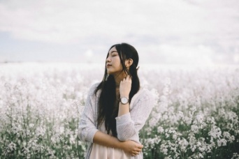 「別れてもすぐに彼氏ができる女性」の特徴5つ