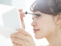 パッチリときれいな目元に！　時短アイメイク術4つ