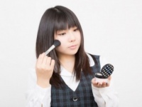 男子曰く！　ケバく見える女子の特徴・6つ