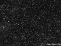 星や銀河に見えるだろ？でもこれ全部ブラックホールなんだぜ。その数なんと25,000個