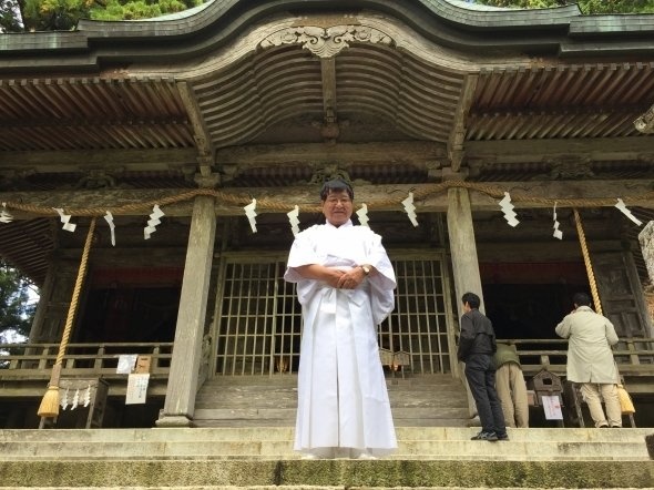 「最近は、口コミで玉置のことを知ってくれる人が増えてるんが嬉しいです」と弓場宮司。