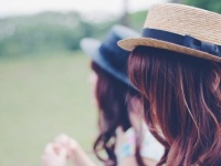 「天真爛漫な明るい女子」or「ミステリアスな女子」同じ位のかわいさなら、男性はどちらがいい？