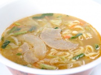 ​プロが作るインスタントラーメンVS素人が作る5,000円高級ラーメンはプロに軍配。193円でおいしく完成