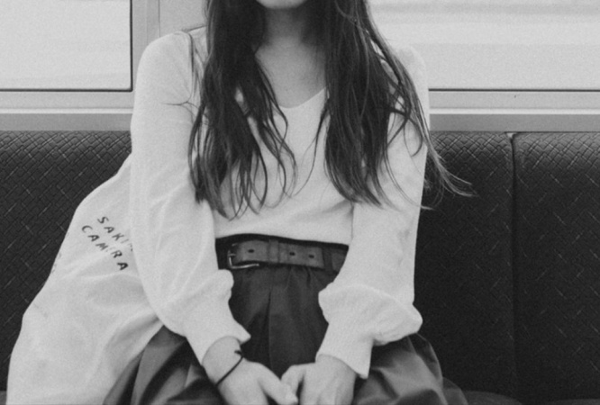 「電車で目の前の席に、友人同士らしい2人。でも、片方の女性客はどこか困った様子で...」（群馬県・40代男性）