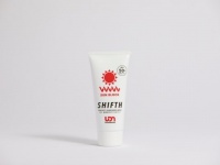 現役アスリートがプロデュース。「SHIFTH」から日焼け止めなどが発売
