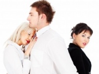 あきらめるのはまだ早い！彼女持ち男を略奪するには