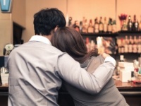 守ってあげたい！　男が落ちる「女性の酔っ払い姿」6選