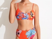 目を引くデザインが魅力的。”最高の自分”に出会えるビーチウェア登場