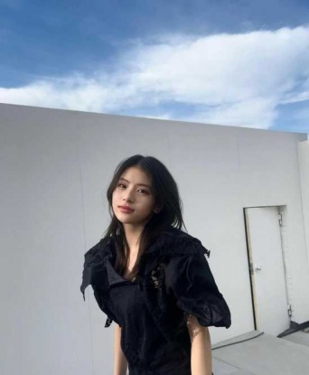 Instagram:出口夏希（natsuki__deguchi__official）より