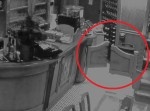 相次ぐポルターガイスト！　イギリスのパブで監視カメラが怪奇現象を次々と撮影