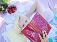「読書女子」は好感度高し！男性に「いいな」と思わせる女の読書3選