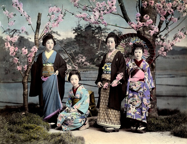 Ponta and O-Yen with two Hangyoku 1890s