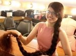 まるでラプンツェル！　インドの少女の髪の毛が１０代の世界最長記録更新。