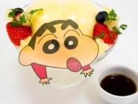 原宿「2.5SPINNS」に「クレヨンしんちゃん」とのコラボカフェが期間限定でオープン