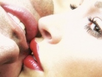 ごめん、無理！　女性が「絶対にキスしたくない」男性の特徴4つ