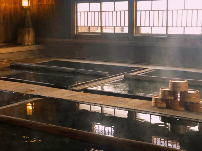 湯温がそれぞれ違う浴槽