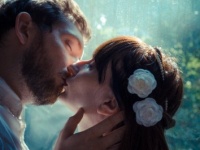 攻めるならココ！　女子がキスされたいと思っている体のパーツ4