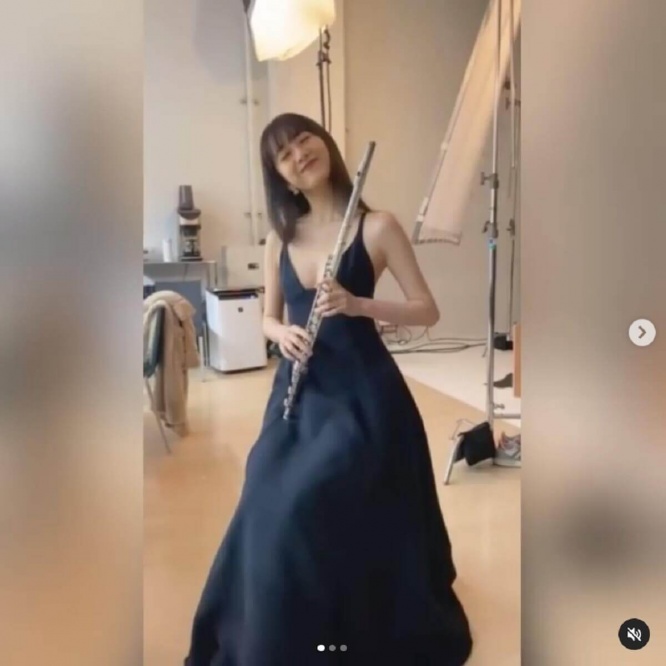 インスタグラム：Cocomi(@cocomi_553_official)より