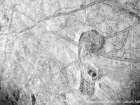 木星の衛星「エウロパ」に大接近！驚くほど鮮明な氷の地表が明らかに