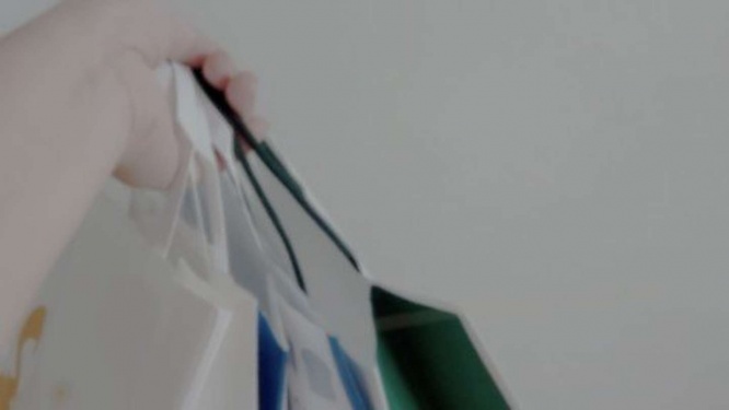 若者に道を尋ねたら(画像はphotoAC)