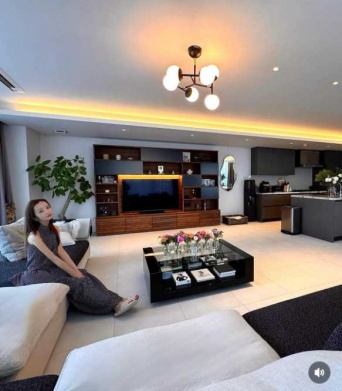 Instagram:板野友美(@tomo.i_0703)より