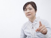 おげーっ強烈!!　職場で見かけた“とんでも”お局4選　「コーヒーに泥水」ほか
