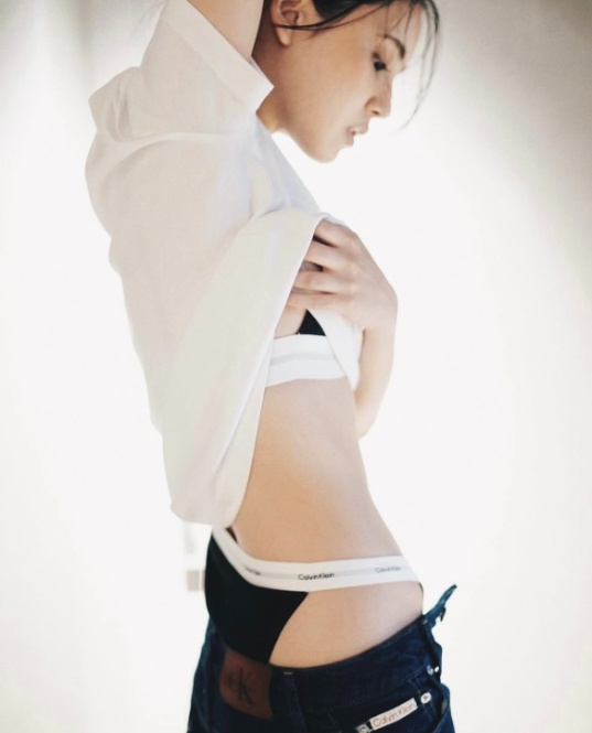 Instagram:藤井夏恋(@fujiikaren_official)より