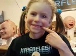 リアルすぎる少女のマスクが”不気味の谷”の奥底を感じさせて怖い…