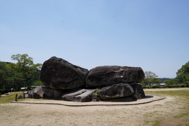 「マラ石」と同じ地区にある「石舞台古墳」（撮影：高野晃彰）