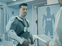 AIと外骨格の連携でロボットスーツの性能が飛躍的にアップ、超人化がはかどる