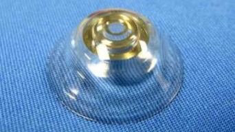 最大2.8倍までズーム可能。望遠機能付きコンタクトレンズが開発される（スイス研究）