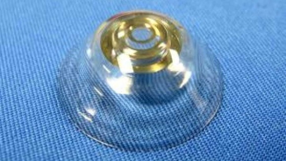 最大2.8倍までズーム可能。望遠機能付きコンタクトレンズが開発される（スイス研究）
