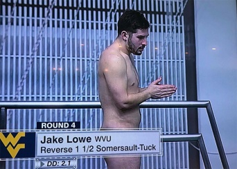 安心してください、履いてますよ。テレビのテロップが水泳選手の水着部分にかかり全裸に見えてしまう事案