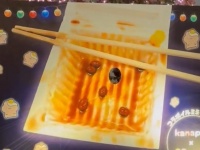 衝撃的すぎる顔出しパネル、爆誕していた　ハメればあなたも〝納豆の一粒〟に...「正直、何言ってるんだろうと思いました」
