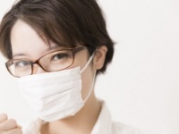 働く女性に聞く！　薬以外で花粉症を和らげる方法は？