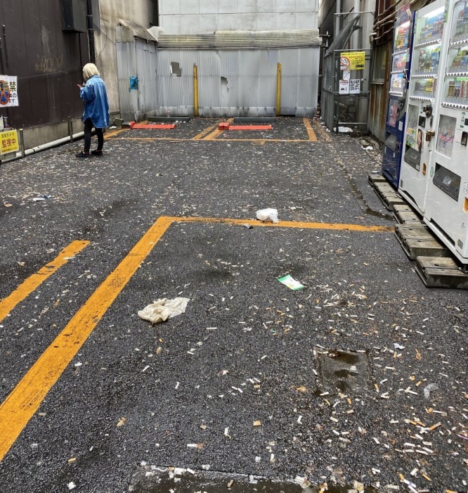 秋葉原の駐車場が「無法地帯」化　横行するたばこのポイ捨てに千代田区「吸い殻持ち帰る習慣が無い喫煙者が...」