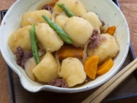究極の対決!?　「肉じゃが」VS「カレーライス」、男性がグッとくる料理はどっち？