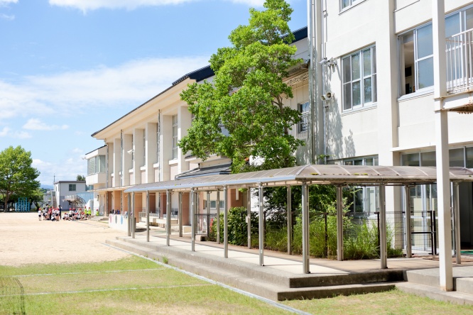 「死ね」「消えろ」「カス」　国立付属小学校で『悪質いじめ』　被害児童を殴る・たたくといった暴力も…