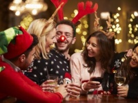 か、かわいすぎる！　男性が喜ぶ、クリスマスのお呼ばれコーデ集「サンタコス」「とにかく白コーデ！」