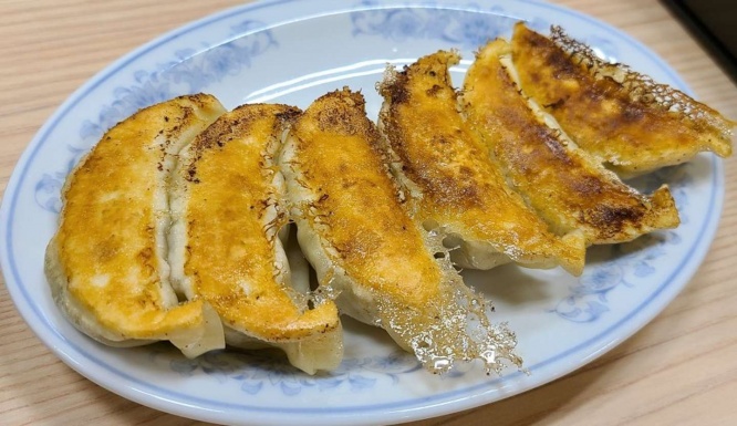 「ぎょうざの満洲」の焼餃子 6個