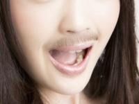 女じゃねぇ!!　男性が「女の口ひげ」を見たときの本音・6つ