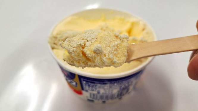 飲むぬれ煎餅プロテインアイス（2024年2月7日、Jタウンネット撮影＝以下同）