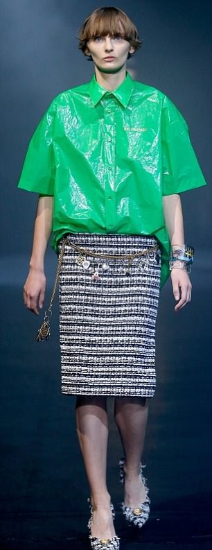 プラスチックビンシャツ