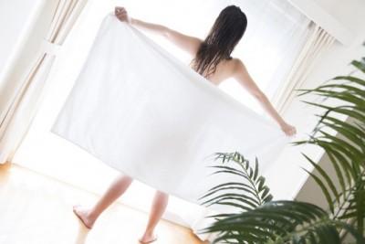 約1割がYES！　「裸族女子」の過ごし方って？