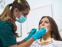 削らずに虫歯を治療できる未来が近づいてきた。歯のエナメル質を再生する方法が発見される